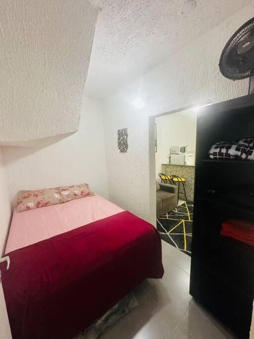 Apartment Kitnet Mobiliada, 01 -zona Norte Cod 04 *